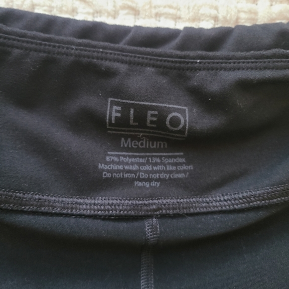 Fleo Women's Classic Black Athletic Shorts Women's Size M - Picture 4 of 8